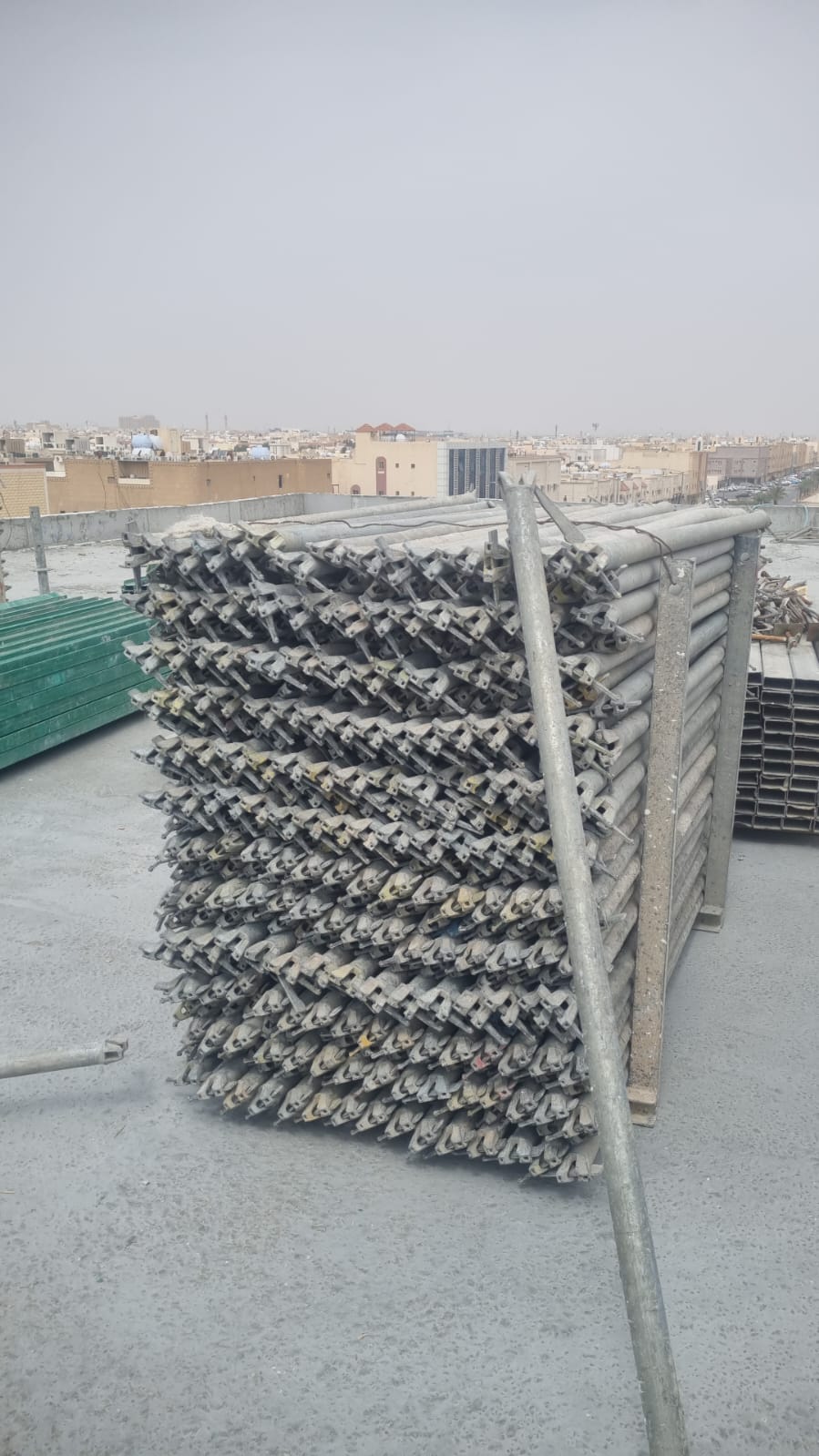 تأجير الشداد المعدنية